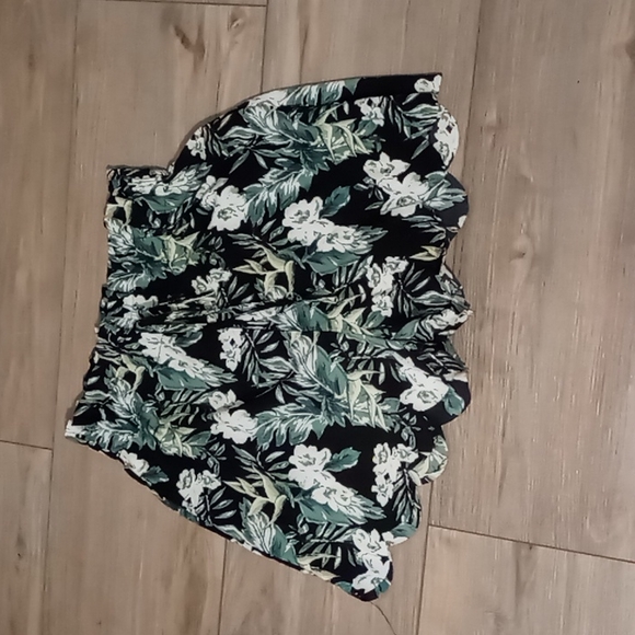 SHEIN Pants - Shein drawstring shorts